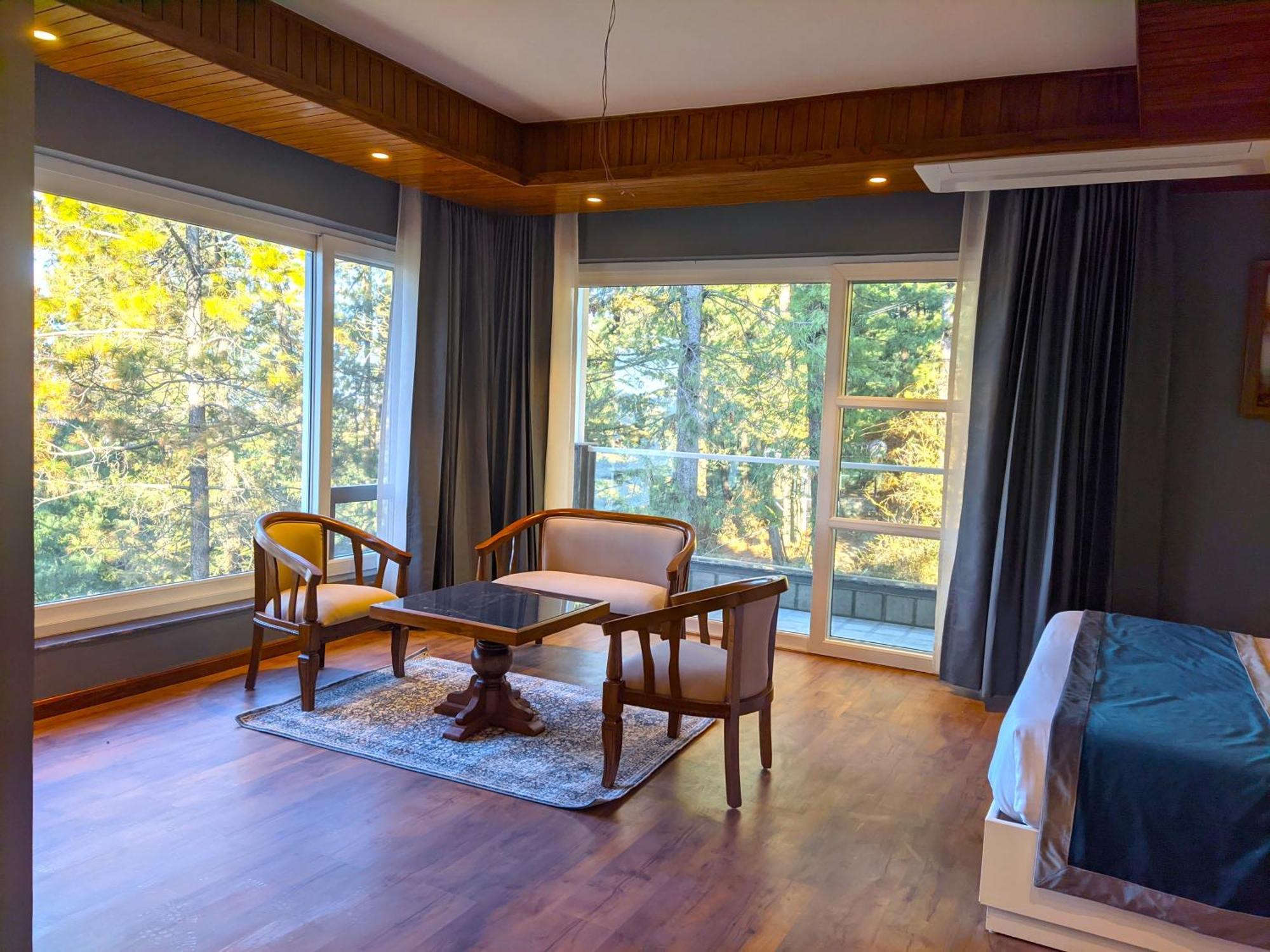 The Retreat Mashobra, Shimla Hotel Bagian luar foto