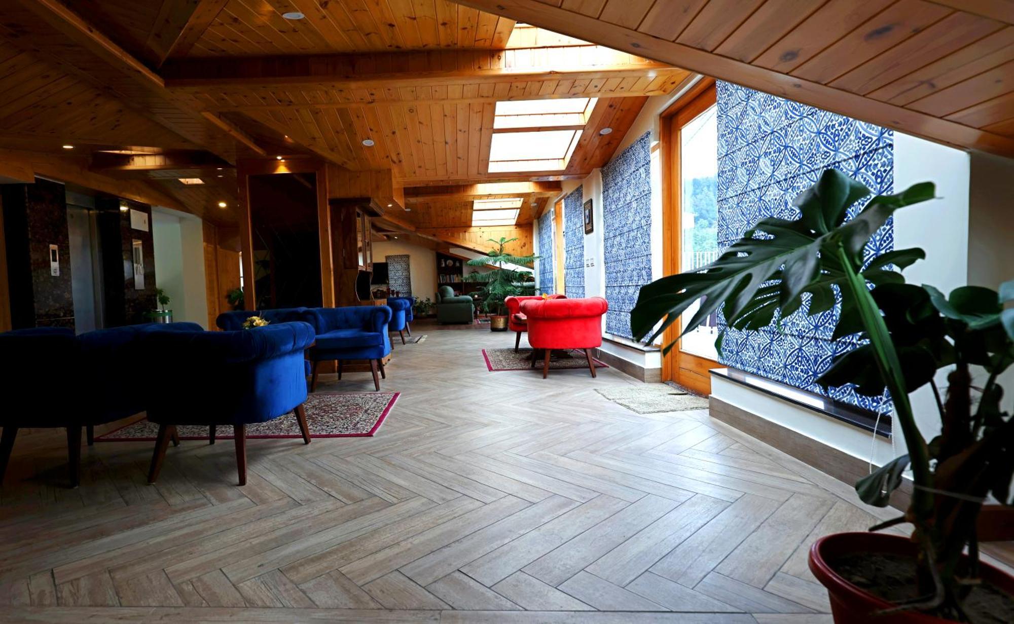 The Retreat Mashobra, Shimla Hotel Bagian luar foto